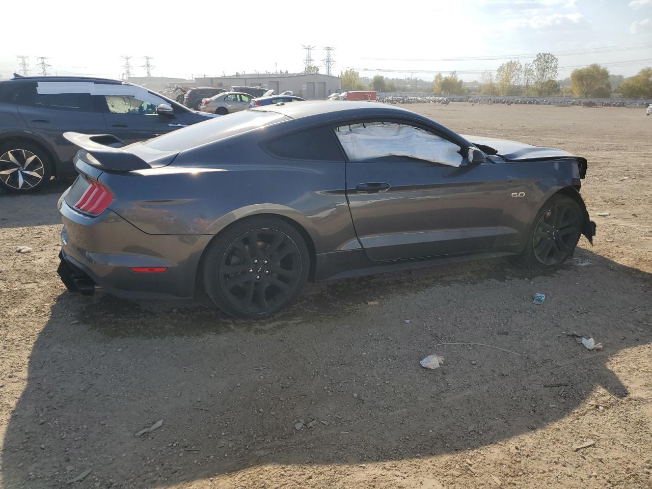 2019 Ford Mustang Gt - zdjęcie 3