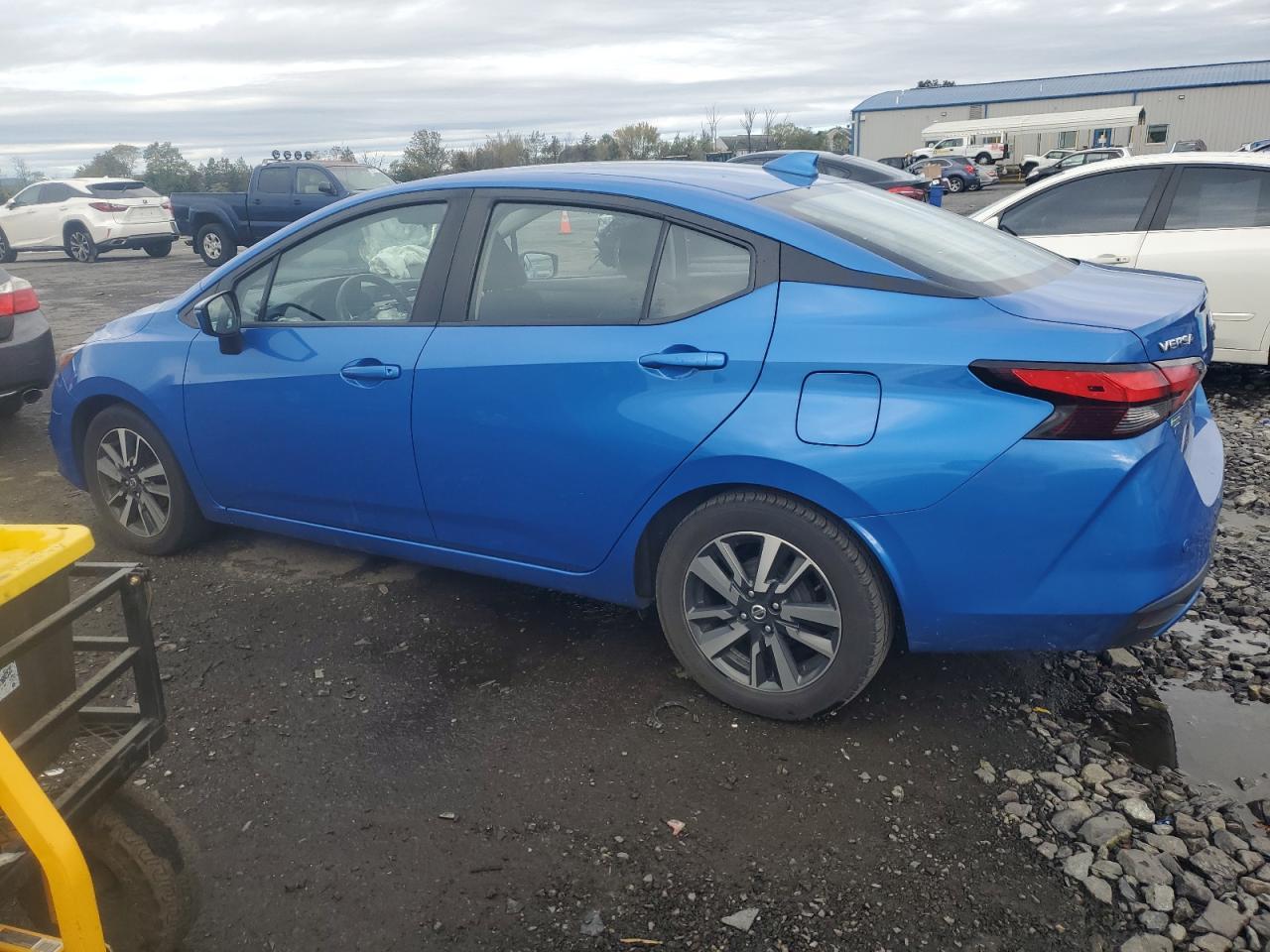 2021 Nissan Versa - zdjęcie 2