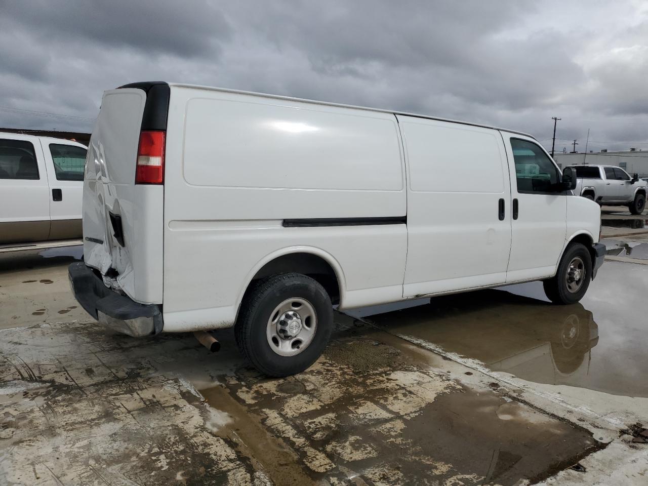 2017 Chevrolet Express G3500 - zdjęcie 3