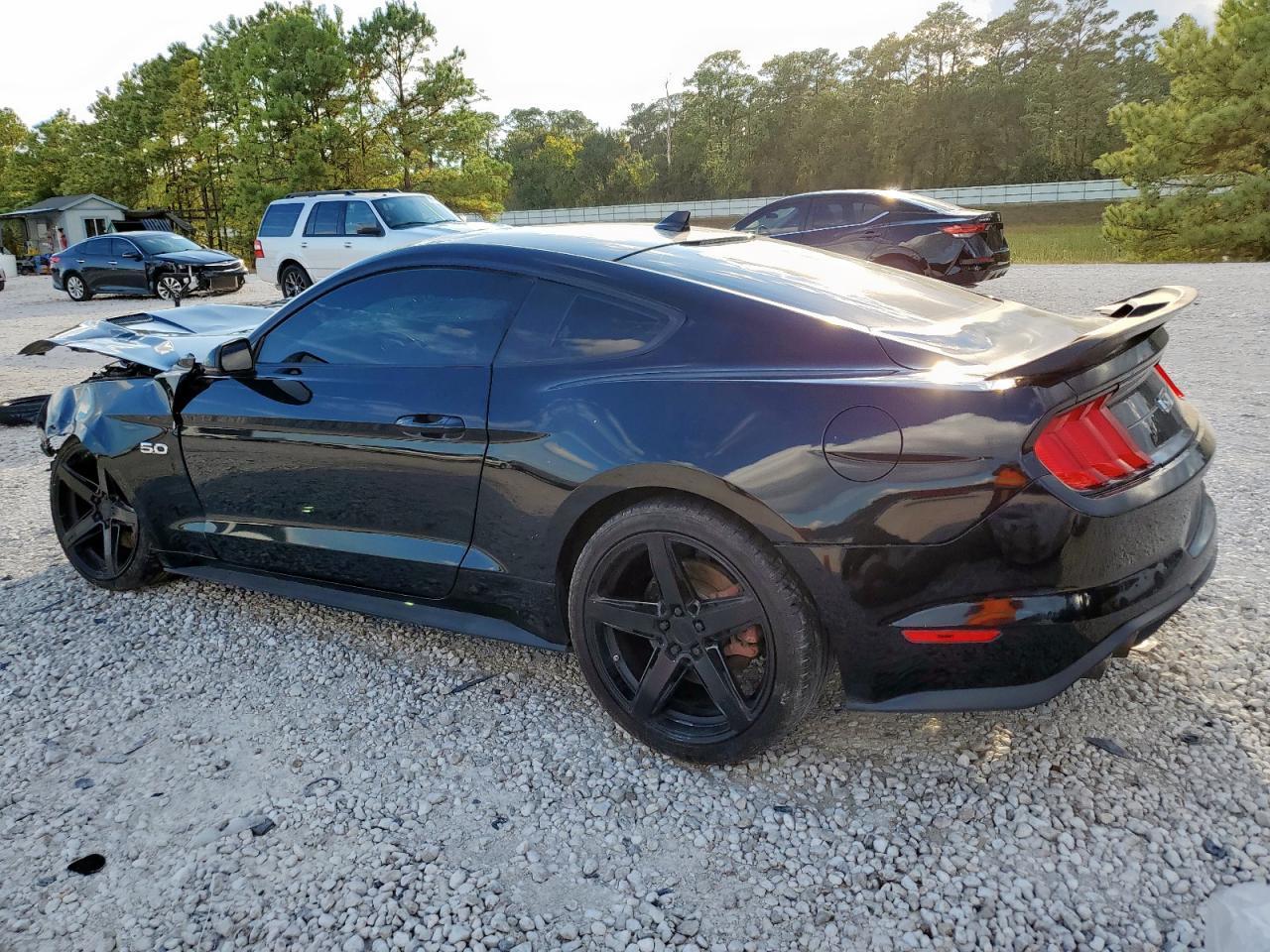 2020 Ford Mustang Gt - zdjęcie 2