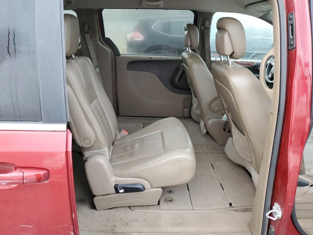 2014 Chrysler Town & Country Touring - zdjęcie 11