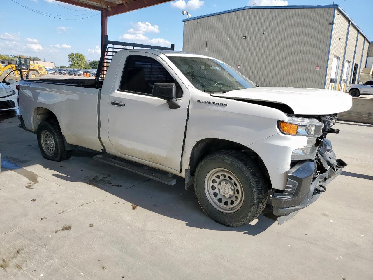 2021 Chevrolet Silverado - zdjęcie 4