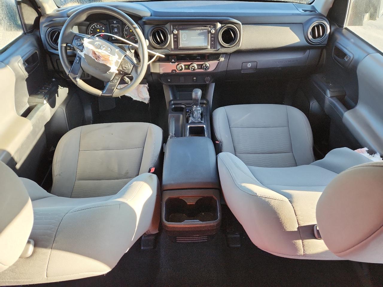 2018 Toyota Tacoma - zdjęcie 8