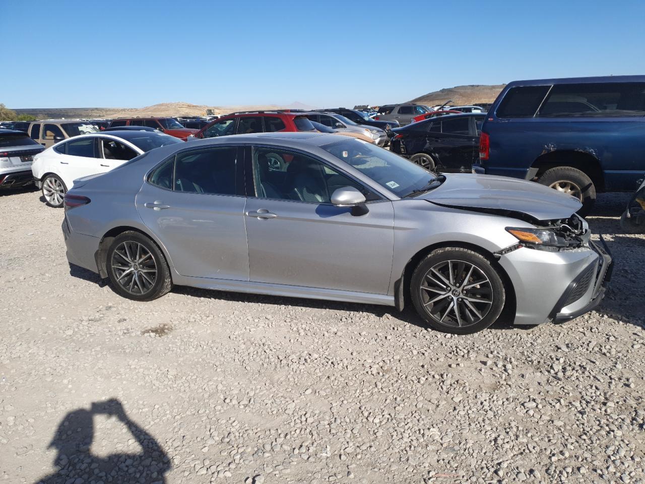 2022 Toyota Camry Night Shade - zdjęcie 4