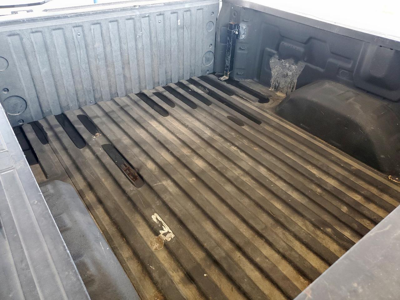 2021 Chevrolet Silverado - zdjęcie 10