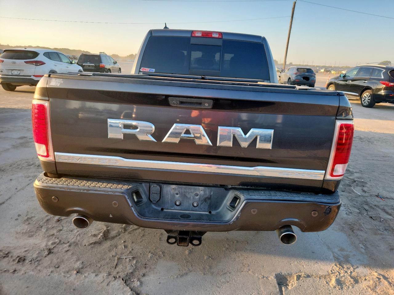 2016 Ram 1500 Longhorn Limited 3.0L V-6 Diesel - zdjęcie 6