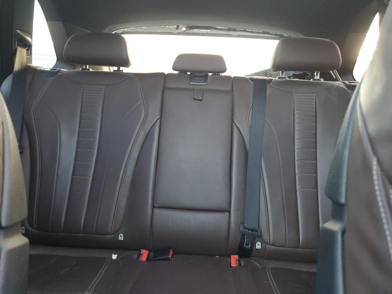 2015 BMW X5 xDrive50I - zdjęcie 10