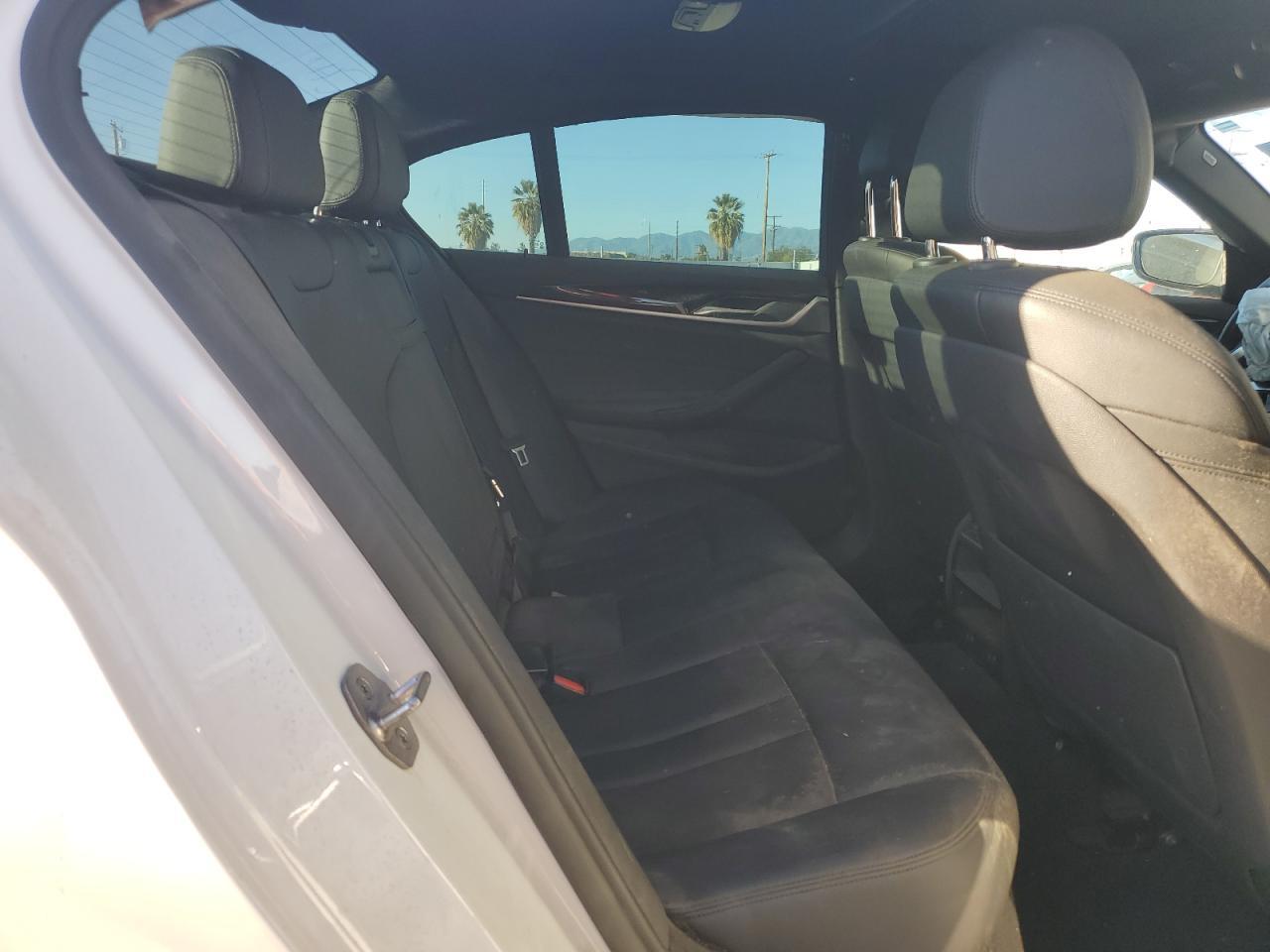 2019 BMW 530E - zdjęcie 10