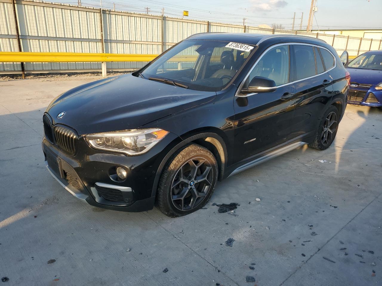 2017 BMW X1 - zdjęcie główne