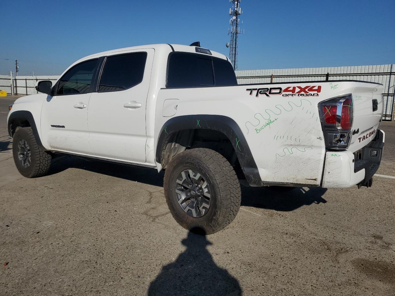 2021 Toyota Tacoma - zdjęcie 2