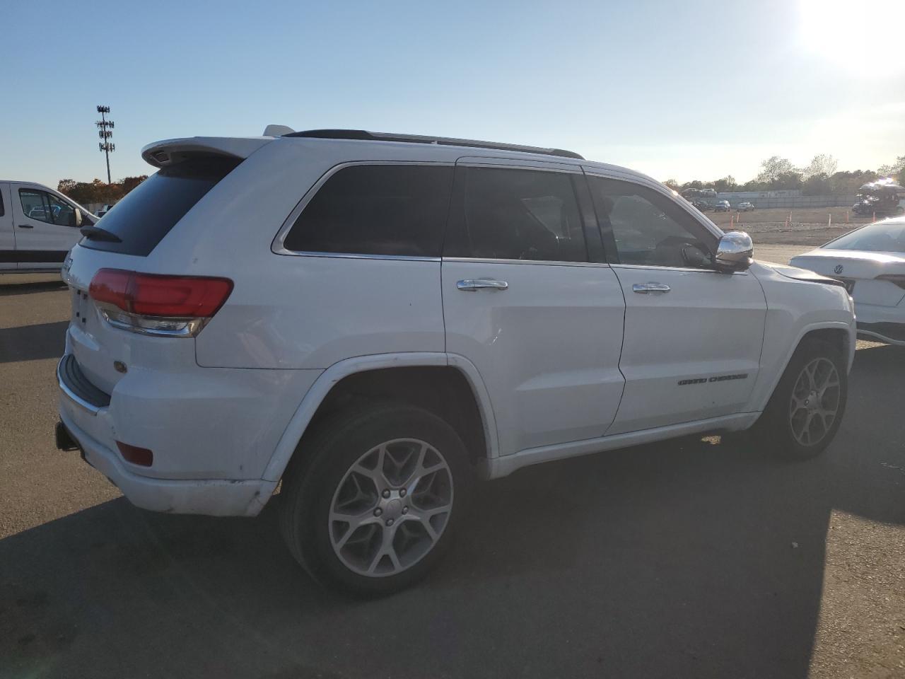 2021 Jeep Grand Cherokee Overland - zdjęcie 3