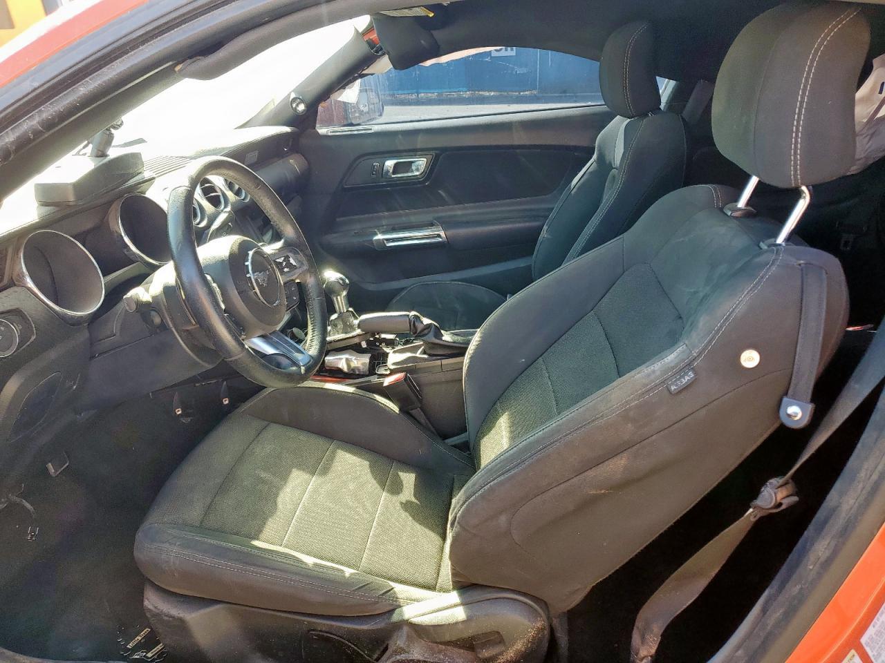 2016 Ford Mustang - zdjęcie 7