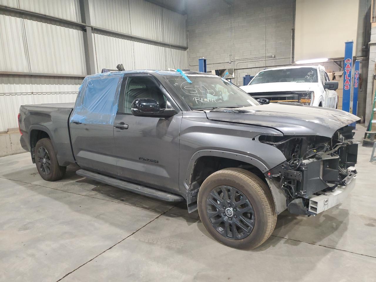 2024 Toyota Tundra Crewmax Platinum - zdjęcie 4