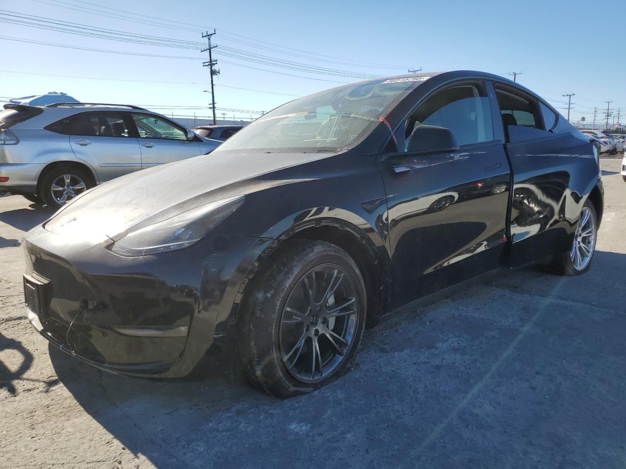 2024 Tesla Y - zdjęcie główne
