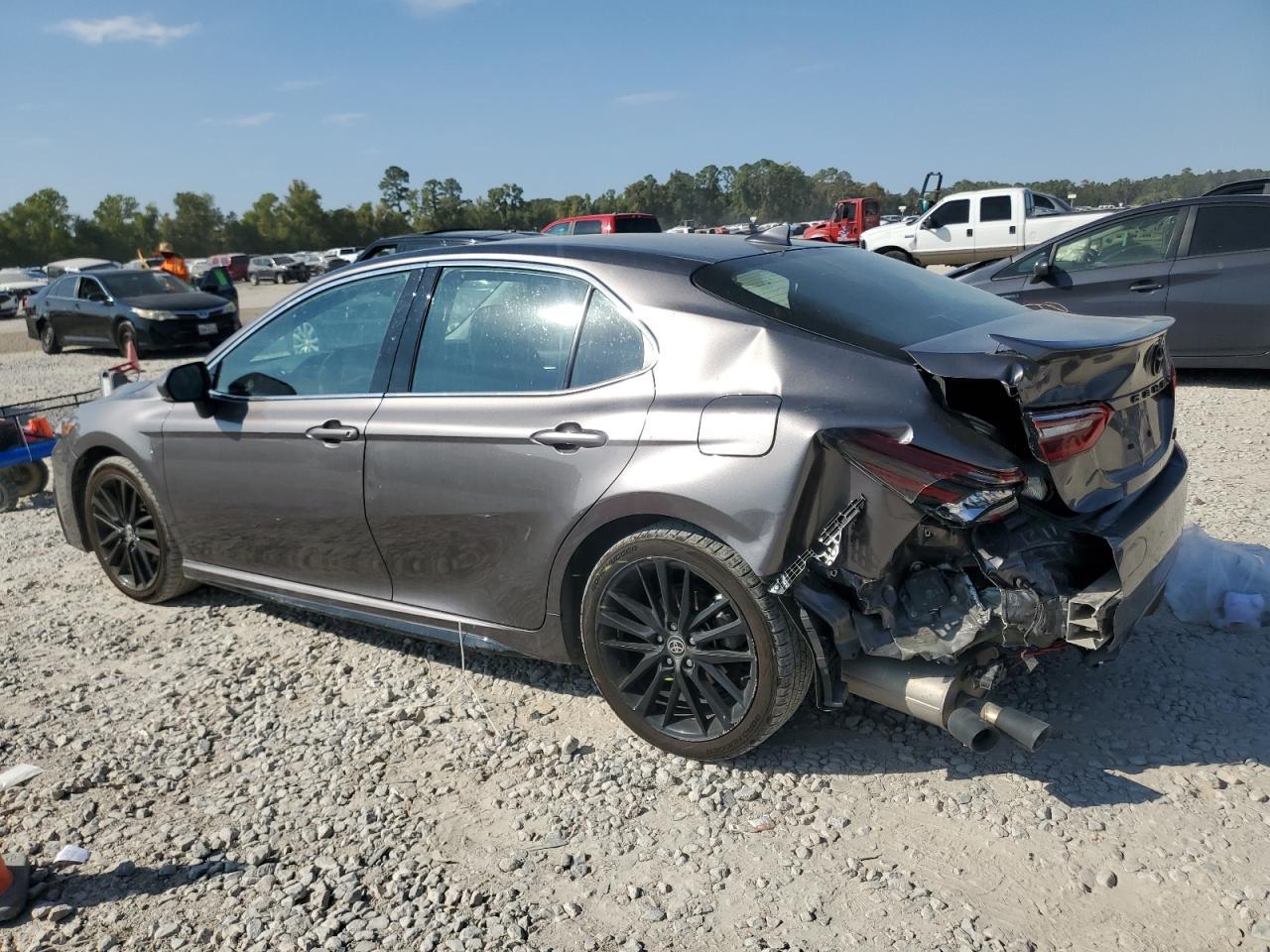 2024 Toyota Camry - zdjęcie 2