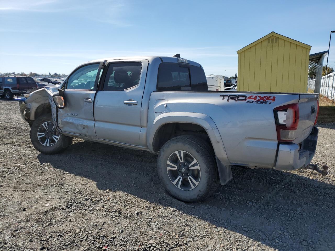2019 Toyota Tacoma - zdjęcie 2