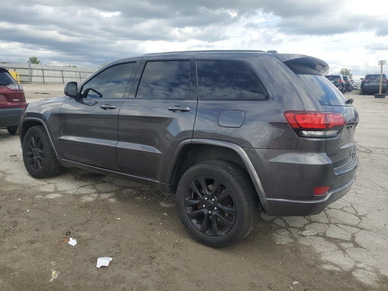 2018 Jeep Cherokee - zdjęcie 2
