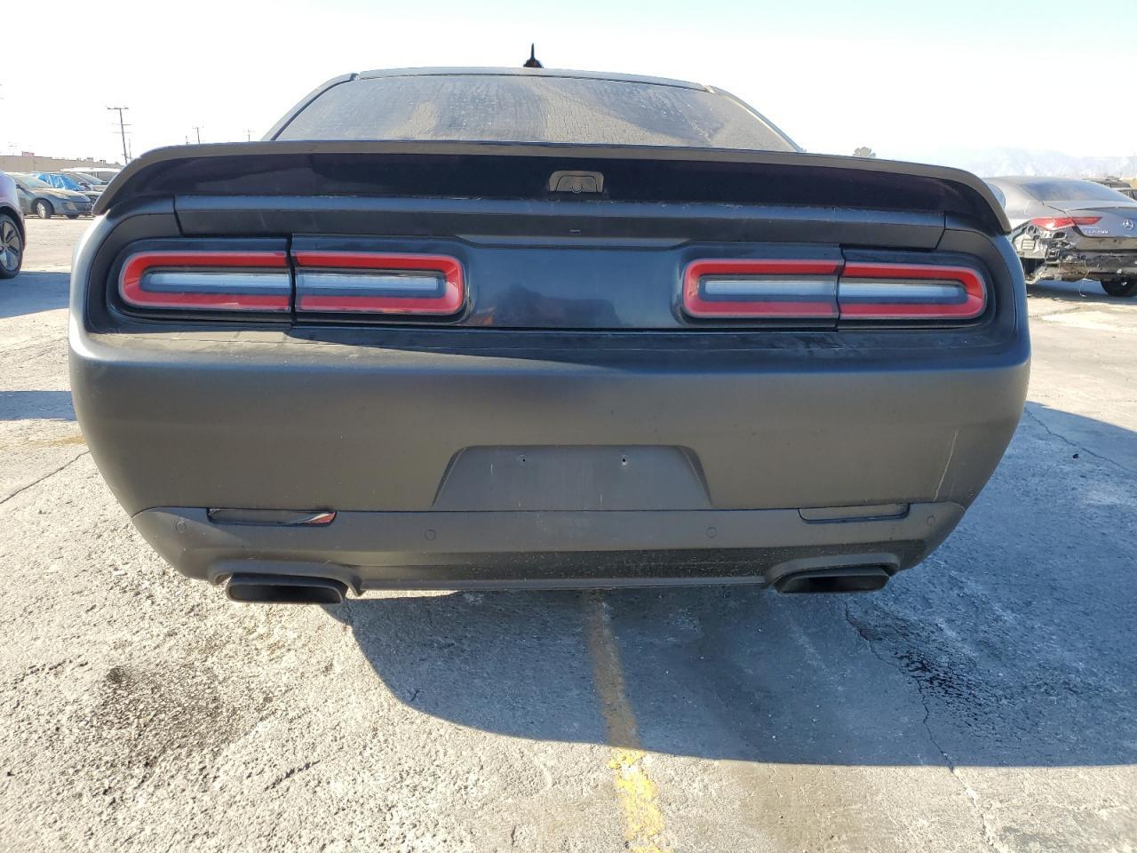 2016 Dodge Challenger - zdjęcie 6