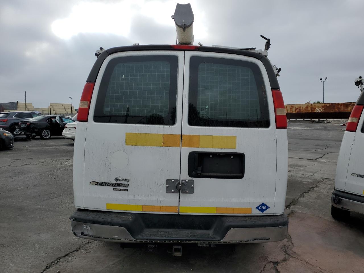 2014 Chevrolet Express G2500 - zdjęcie 6