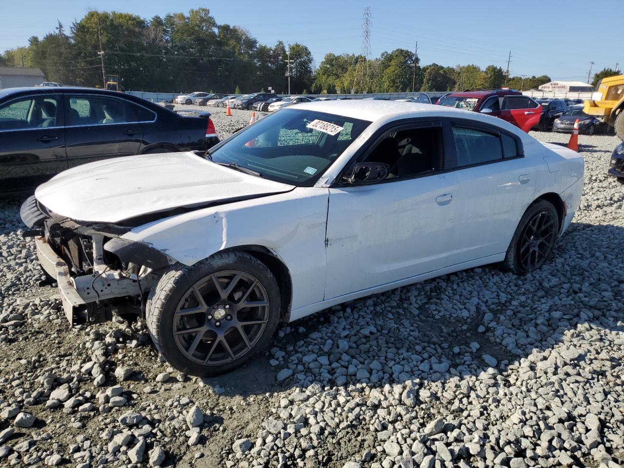 2015 Dodge Charger - zdjęcie główne