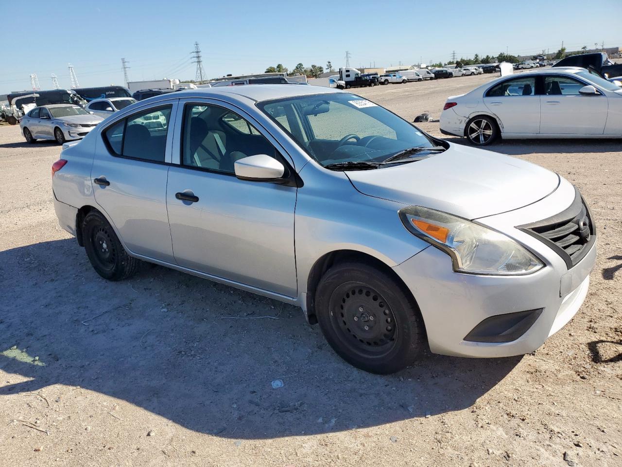 2016 Nissan Versa S - zdjęcie 4