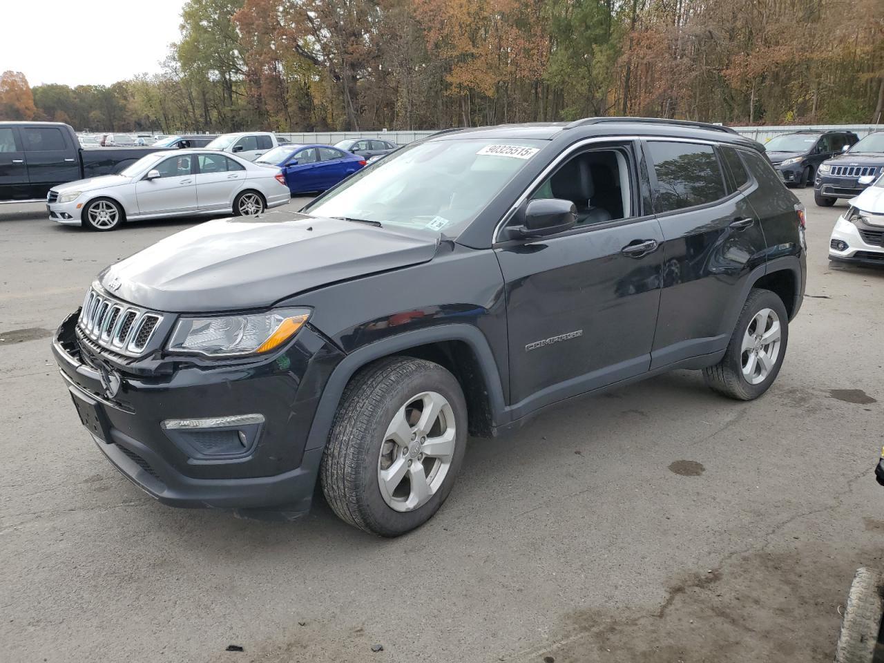 2021 Jeep Compass Latitude - zdjęcie główne