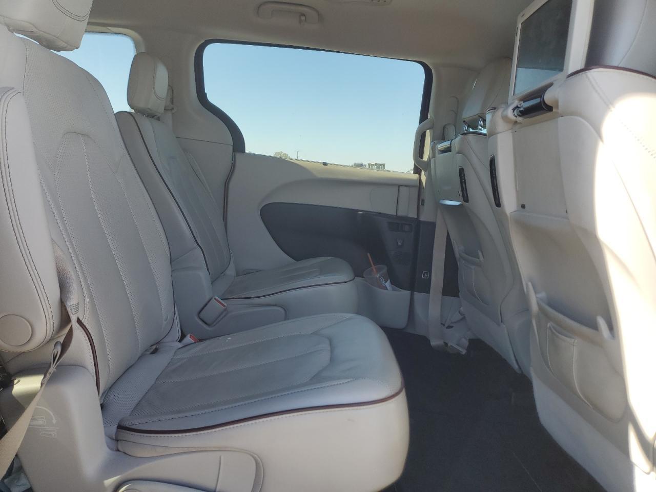 2017 Chrysler Pacifica - zdjęcie 11