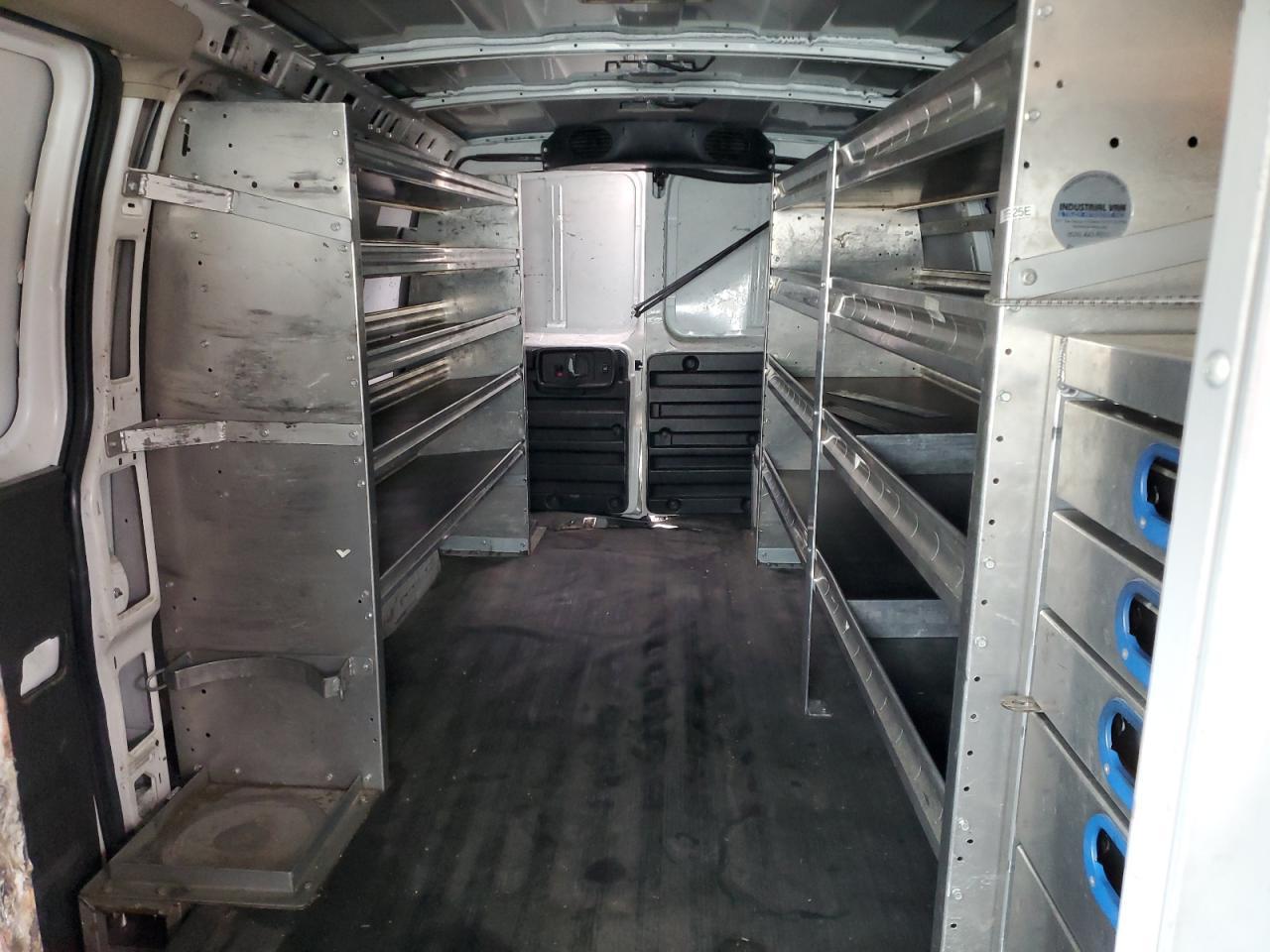 2017 Chevrolet Express G3500 - zdjęcie 10