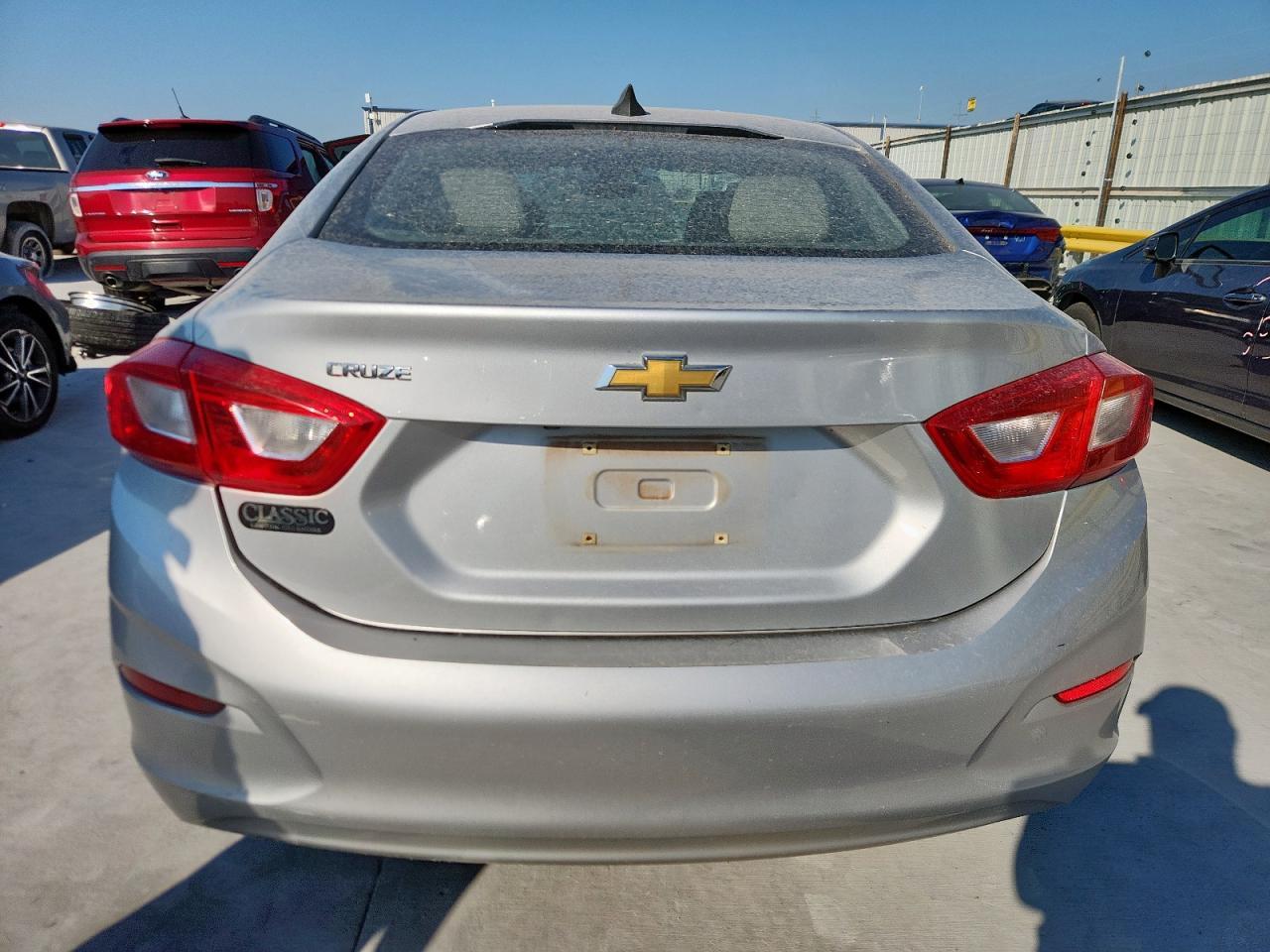 2017 Chevrolet Cruze Ls - zdjęcie 6