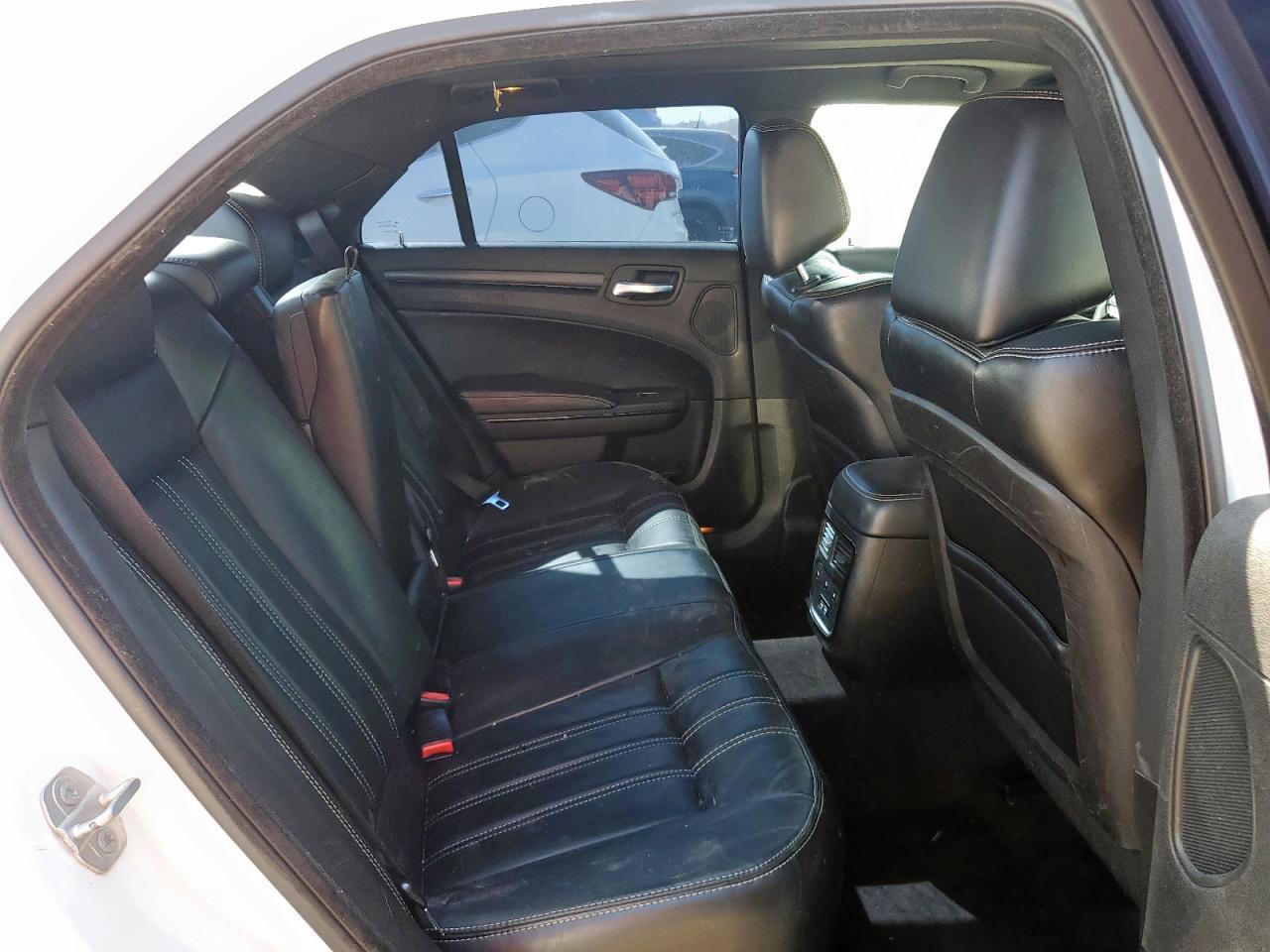 2015 Chrysler 300 - zdjęcie 10