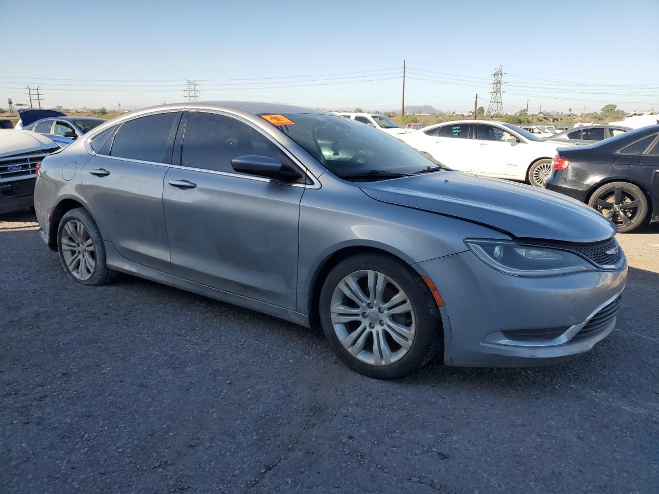 2015 Chrysler 200 Limited - zdjęcie 4