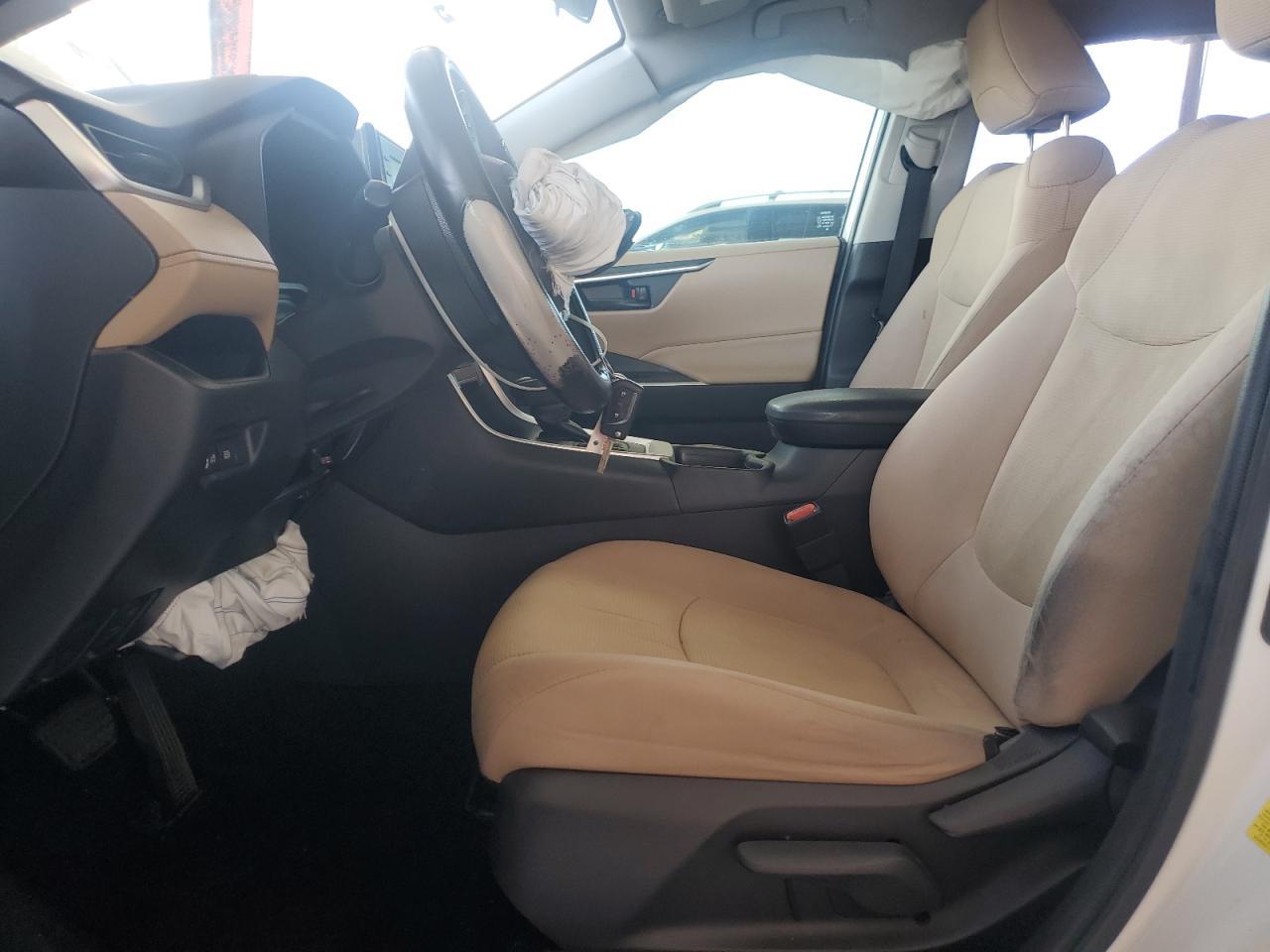 2020 Toyota RAV 4 - zdjęcie 7