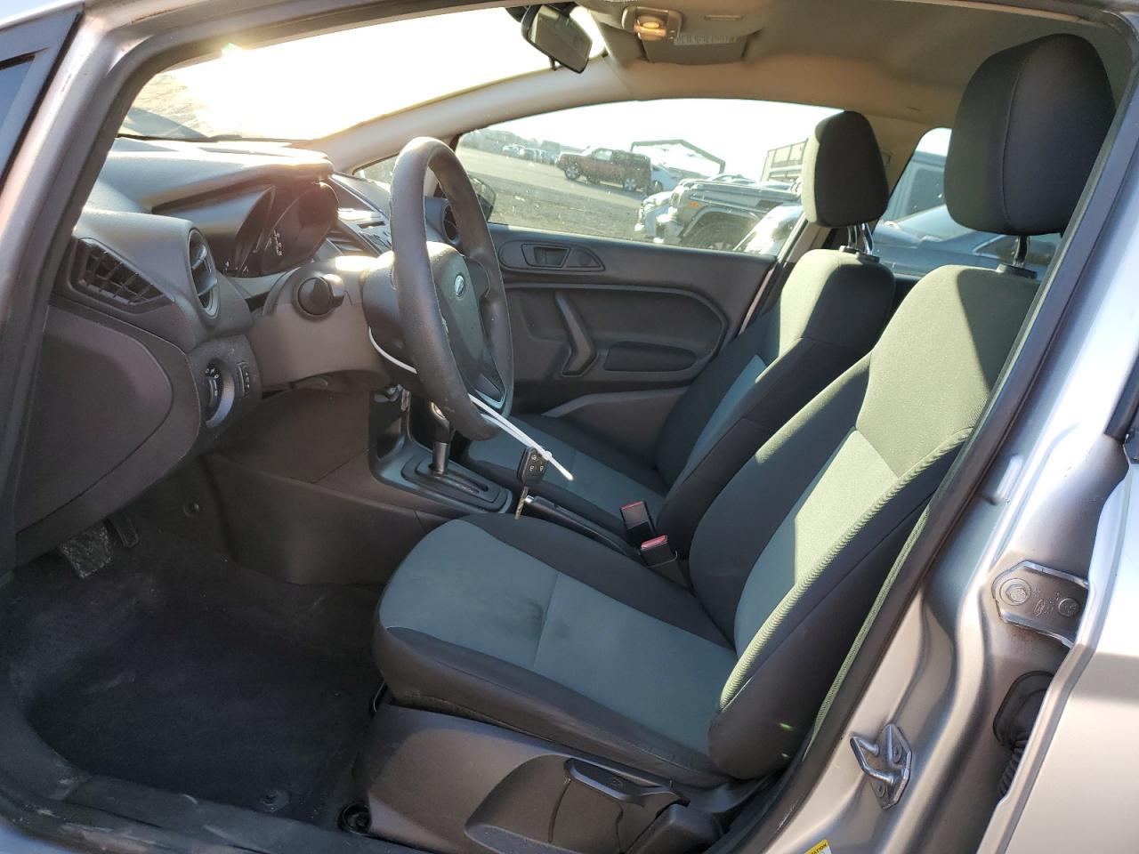 2016 Ford Fiesta S - zdjęcie 7