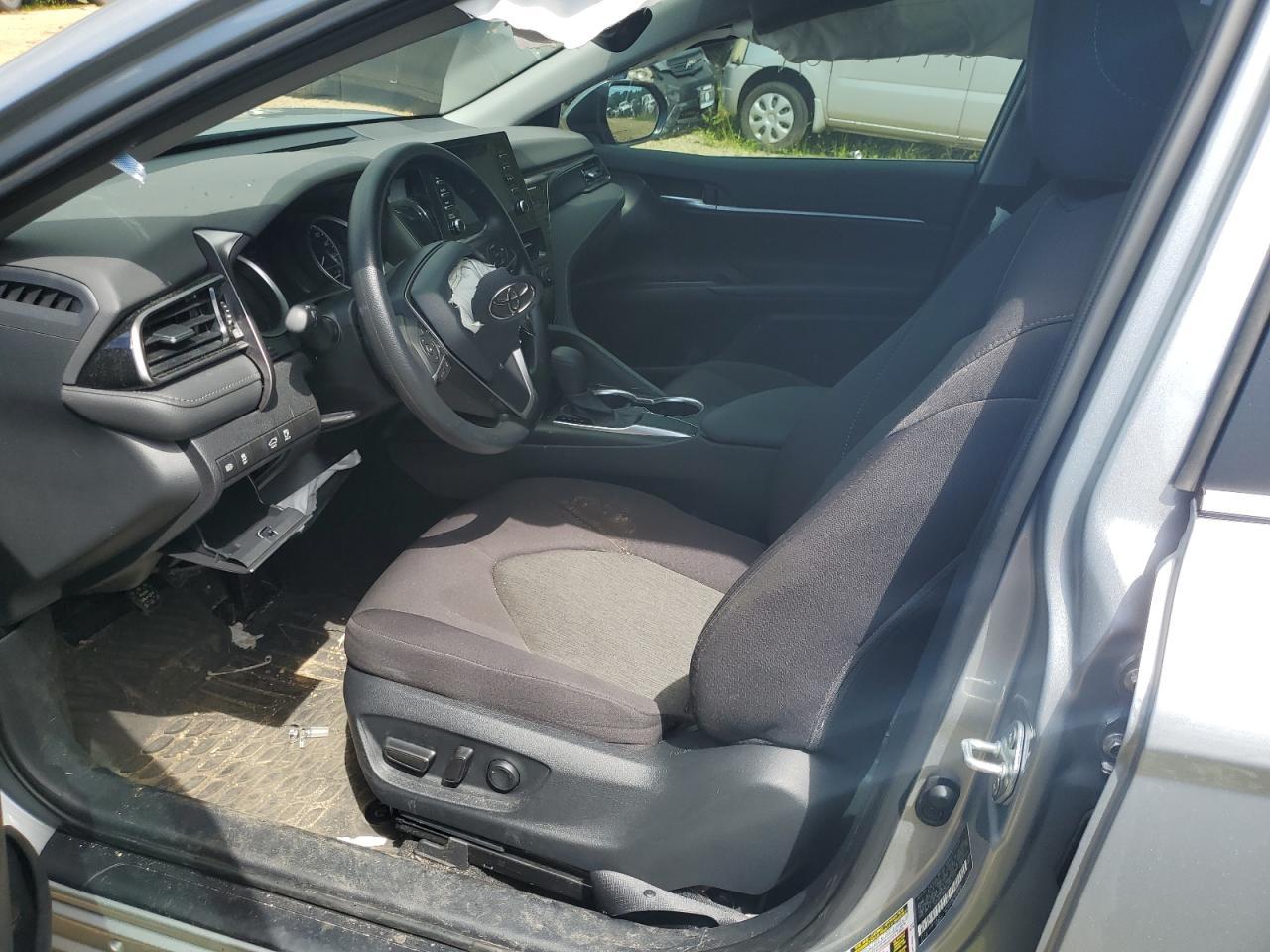 2023 Toyota Camry Le - zdjęcie 7