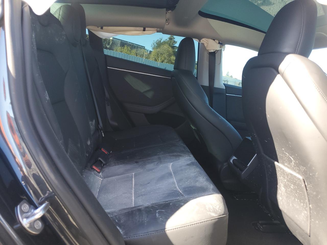 2025 Tesla Model 3 - zdjęcie 10