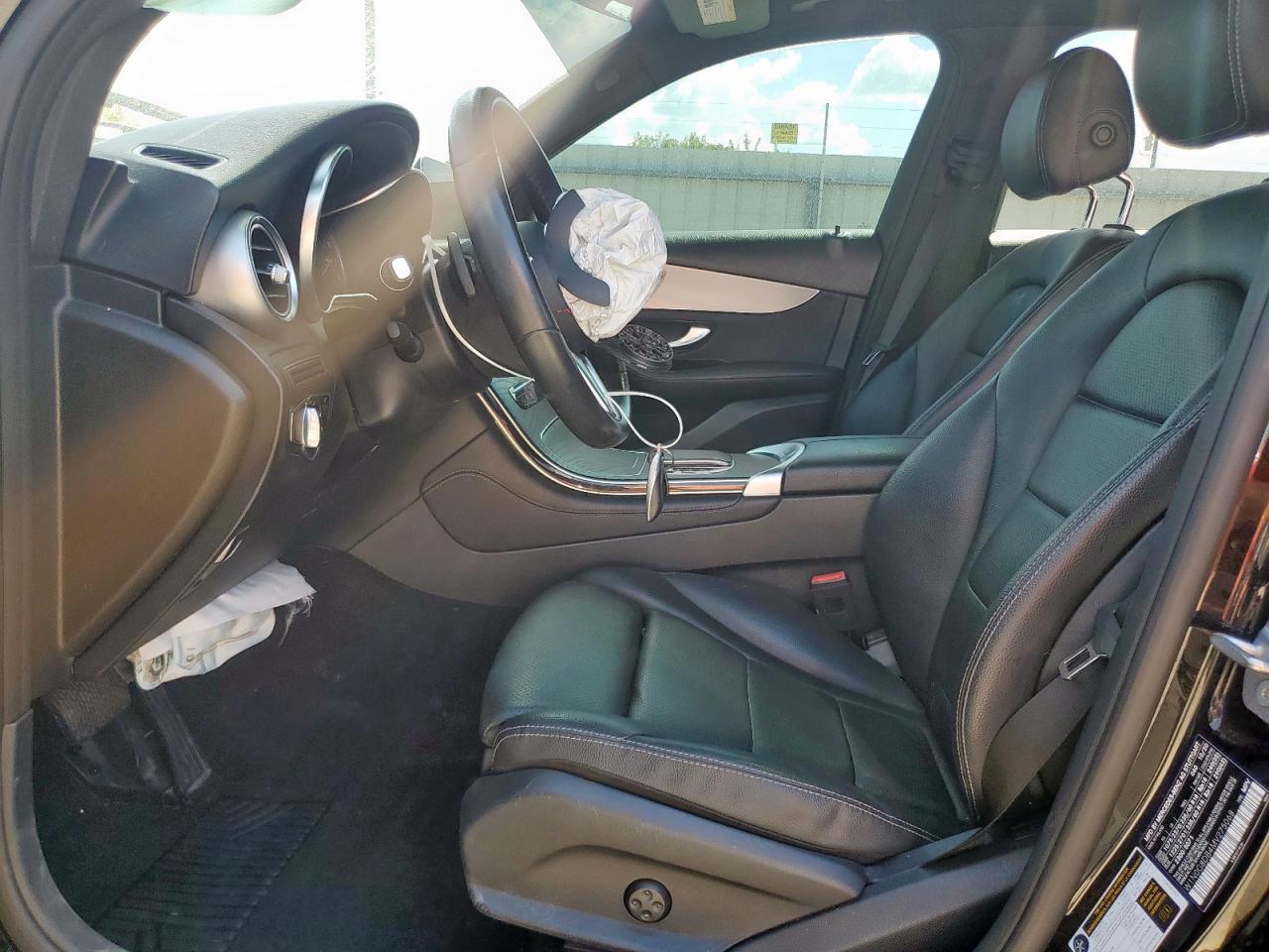2021 Mercedes-Benz GLC - zdjęcie 7