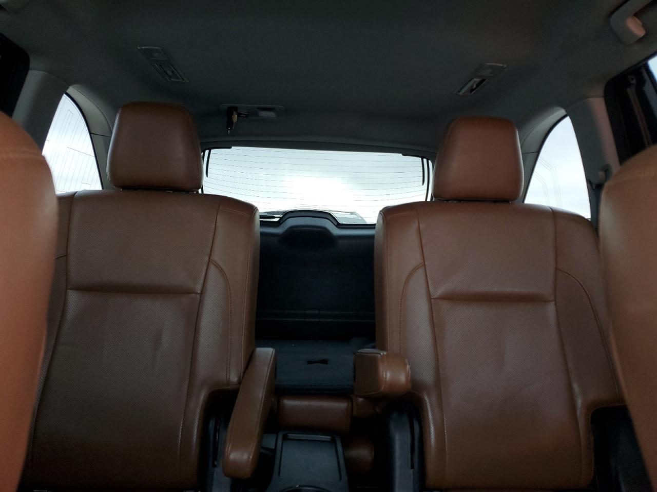 2017 Toyota Highlander - zdjęcie 10