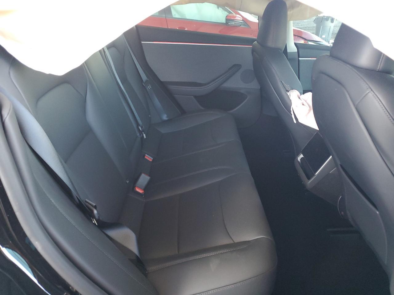 2024 Tesla Model 3 - zdjęcie 10