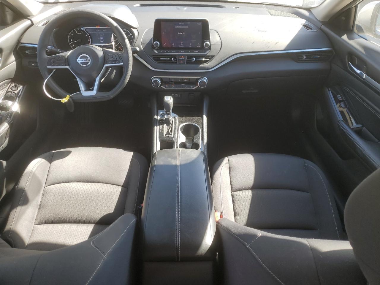 2021 Nissan Altima - zdjęcie 8