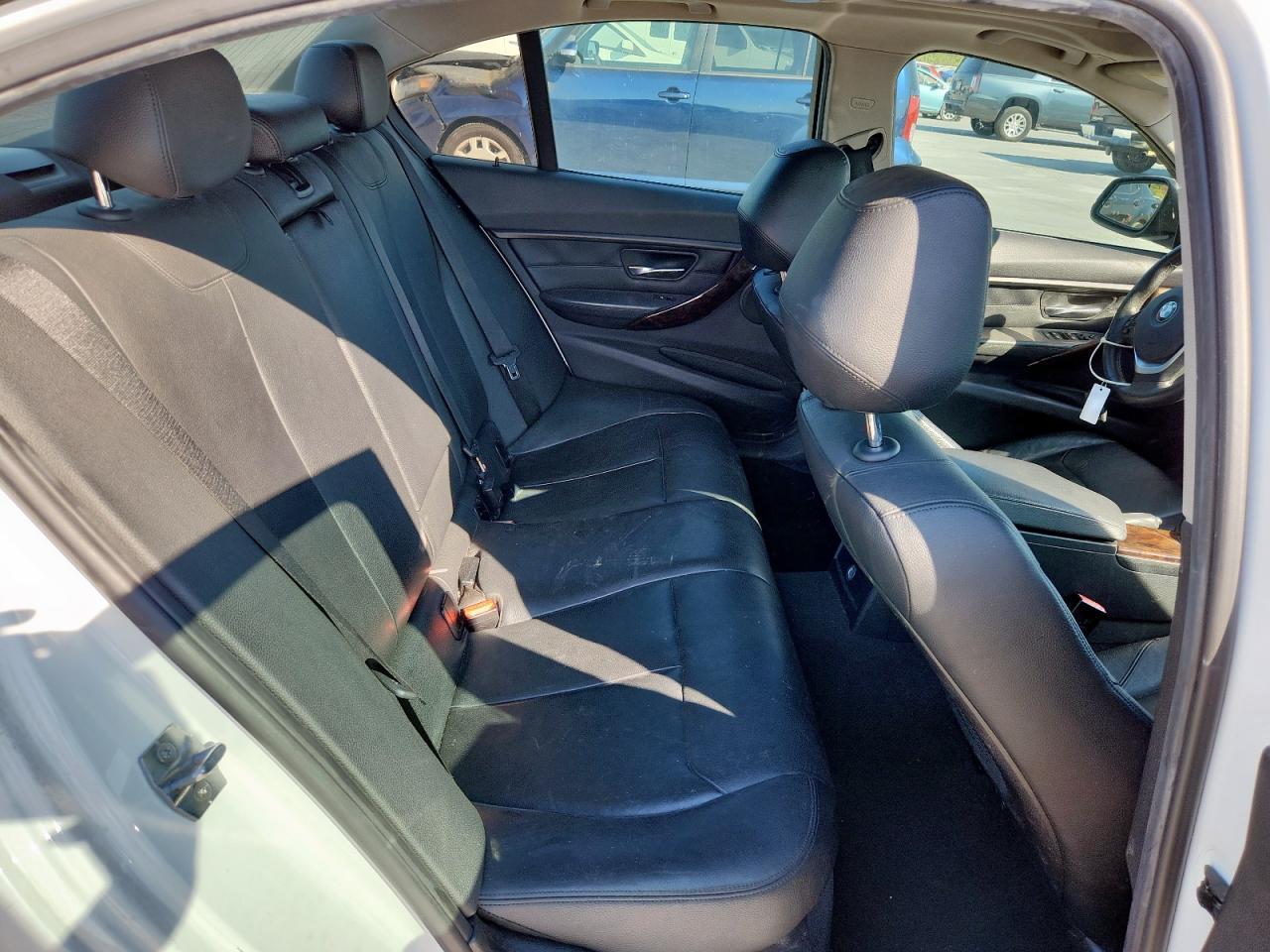 2015 BMW 328 I - zdjęcie 10