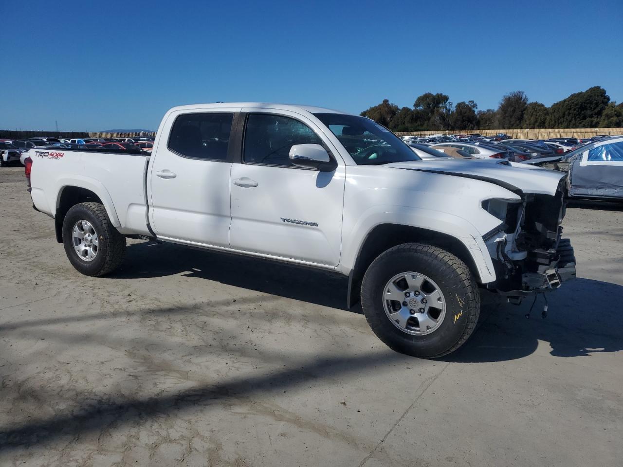 2019 Toyota Tacoma - zdjęcie 4
