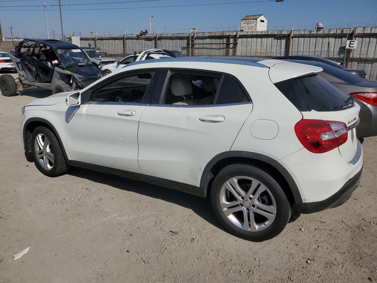 2015 Mercedes-Benz Gla 250 4Matic - zdjęcie 2