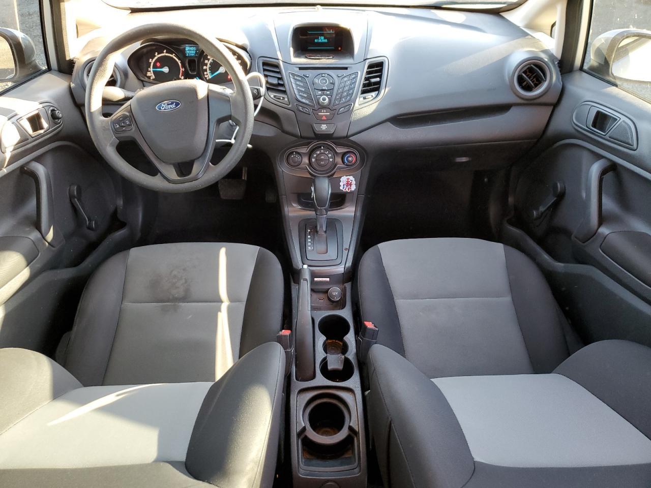 2016 Ford Fiesta S - zdjęcie 8