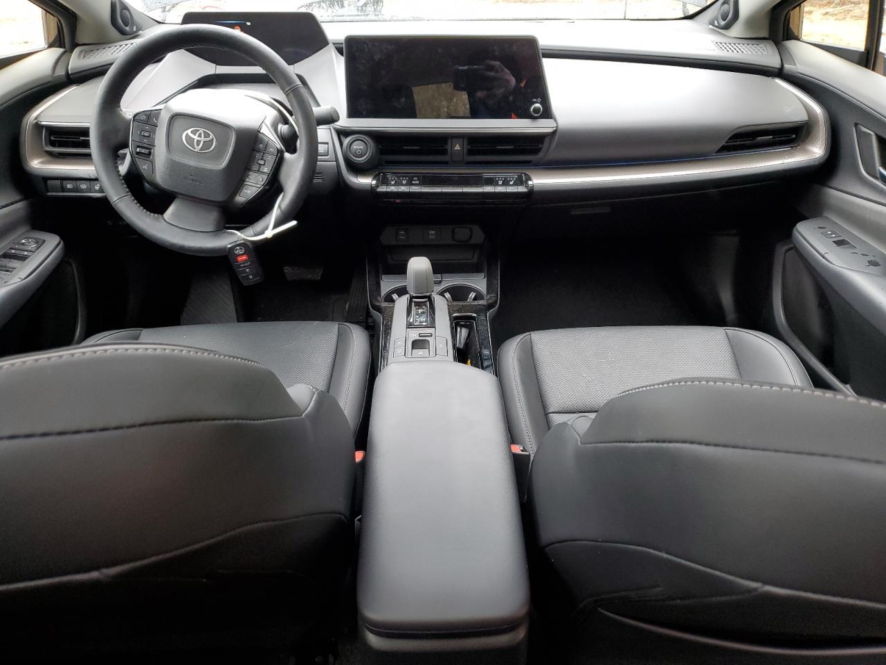 2024 Toyota Prius - zdjęcie 8