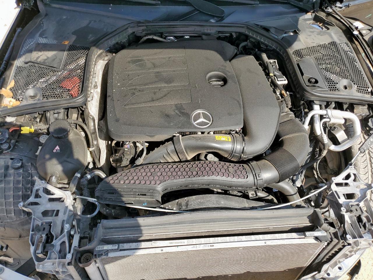 2021 Mercedes-Benz C 300 - zdjęcie 11