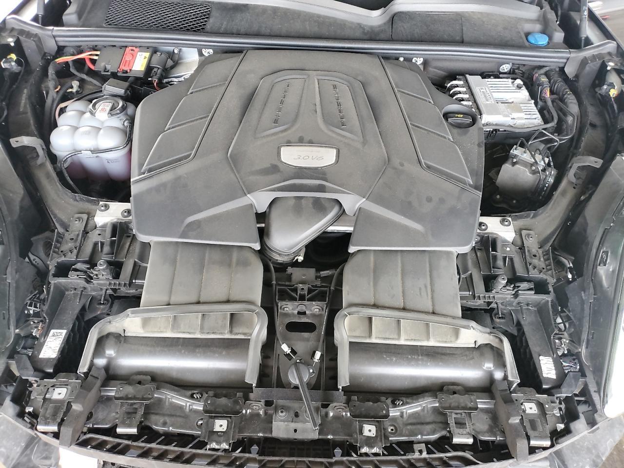 2022 Porsche Cayenne - zdjęcie 11