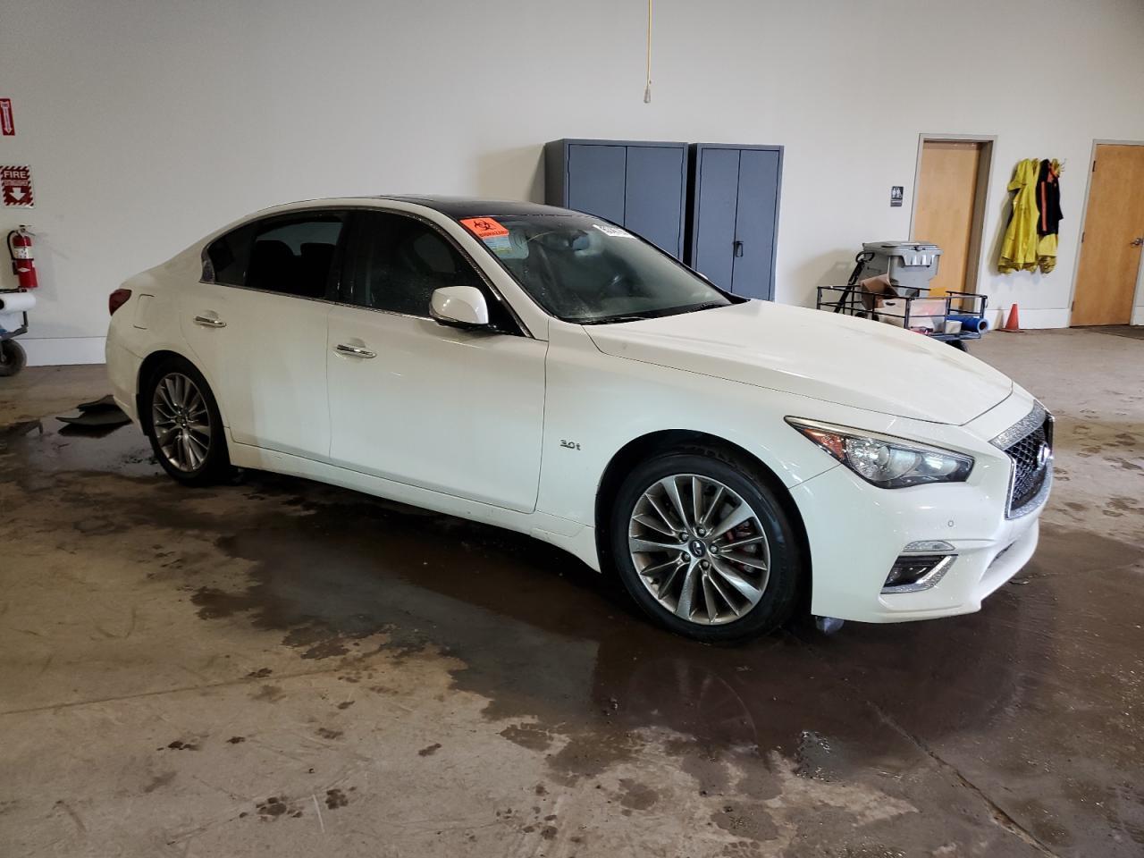 2018 Infiniti Q50 Luxe - zdjęcie 4