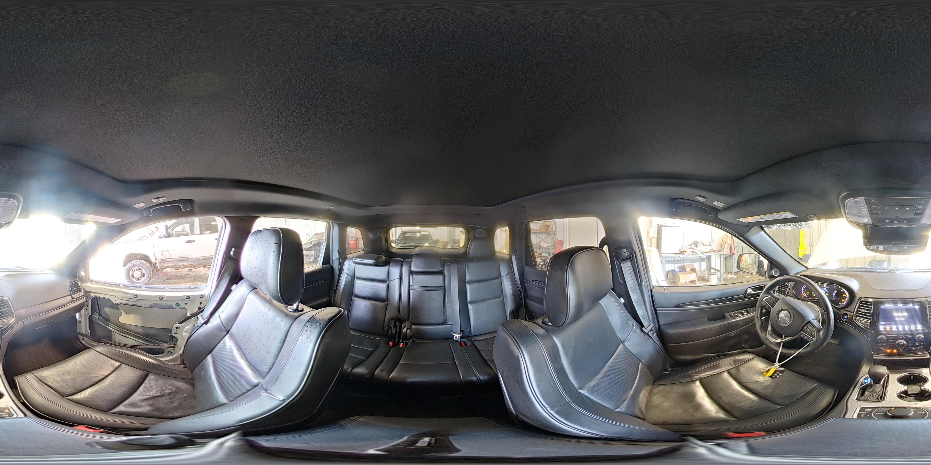 2020 Jeep Grand Cherokee Overland - zdjęcie 16