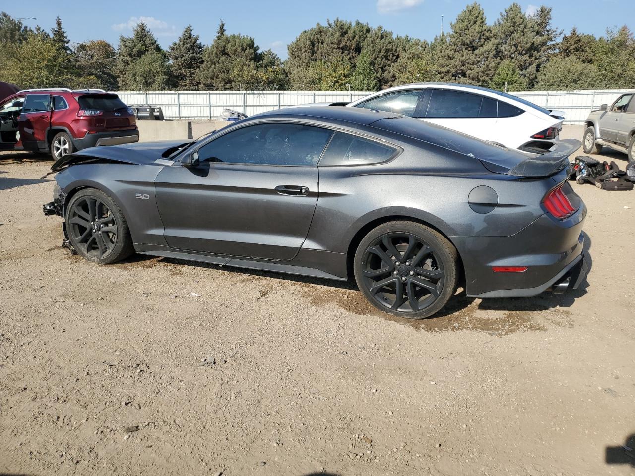 2019 Ford Mustang Gt - zdjęcie 2