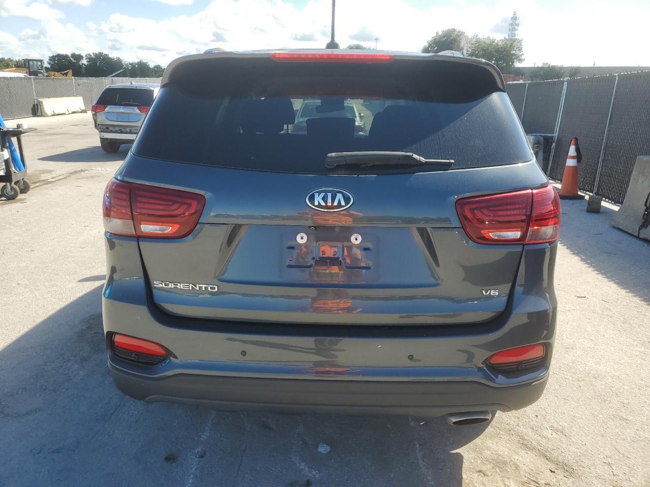 2020 Kia Sorento S - zdjęcie 11